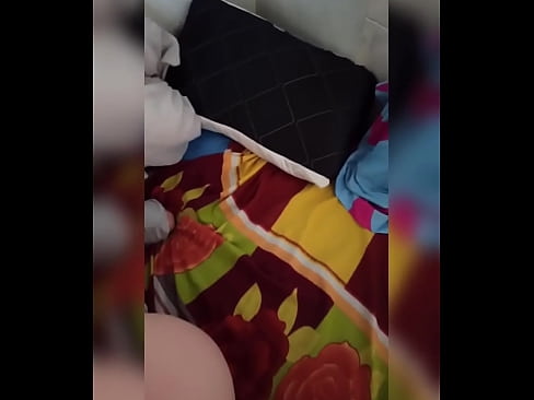 ❤️ Mwenzangu anakaa peke yake nyumbani kwa sababu mume wake anaenda likizo na mimi huchukua nafasi hiyo kumlamba na kumjaza maziwa. kwetu  ﹏